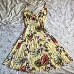 Paradise bay Hawaiian print yellow mini dress size small in great condition